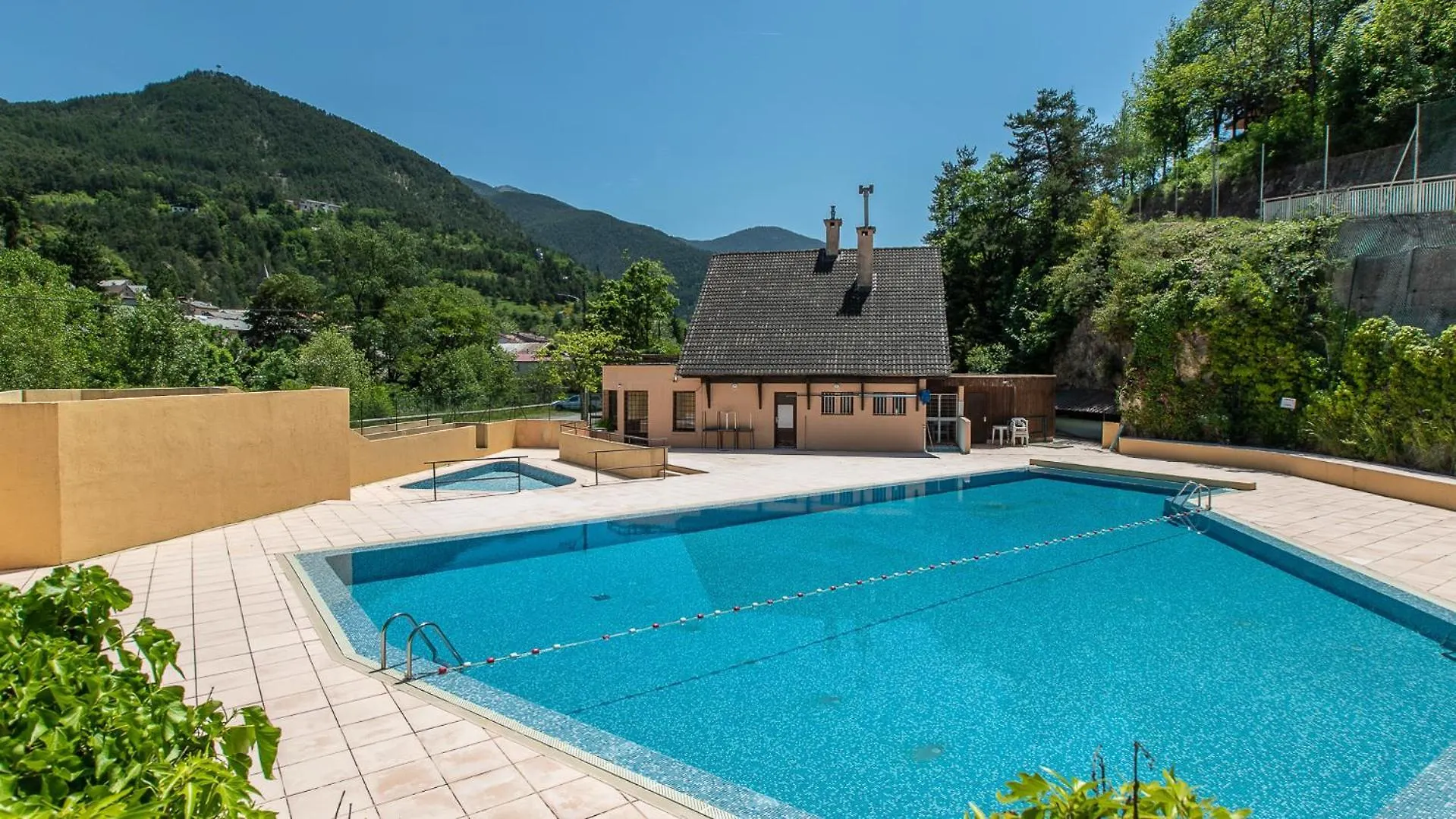 ** Aparthotel Vacanceole - Residence Les Gorges Rouges Guillaumes France